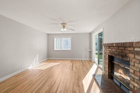 Tiny photo for 1089 Brookdale Avenue, Medford, OR 97504 (MLS # 220210829)