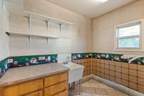 Tiny photo for 1089 Brookdale Avenue, Medford, OR 97504 (MLS # 220210829)