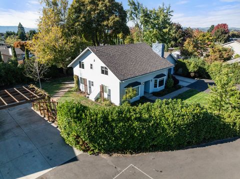 Tiny photo for 1089 Brookdale Avenue, Medford, OR 97504 (MLS # 220210829)