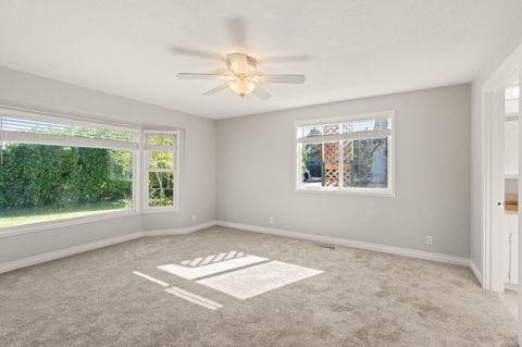 Tiny photo for 1089 Brookdale Avenue, Medford, OR 97504 (MLS # 220210829)