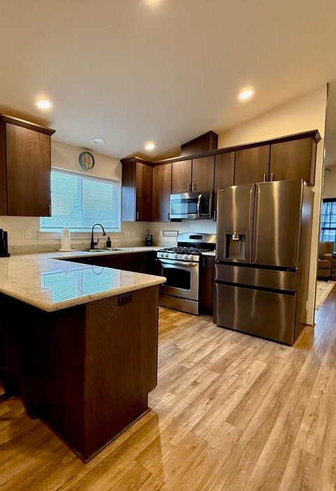 Tiny photo for 1627 S Columbus Avenue, Medford, OR 97501 (MLS # 220211887)