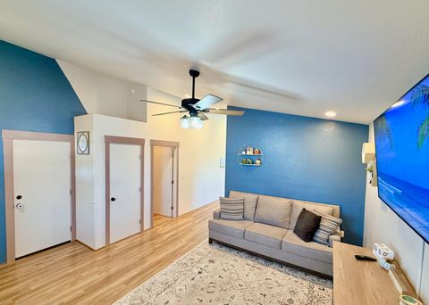 Tiny photo for 1627 S Columbus Avenue, Medford, OR 97501 (MLS # 220211887)