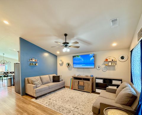 Tiny photo for 1627 S Columbus Avenue, Medford, OR 97501 (MLS # 220211887)