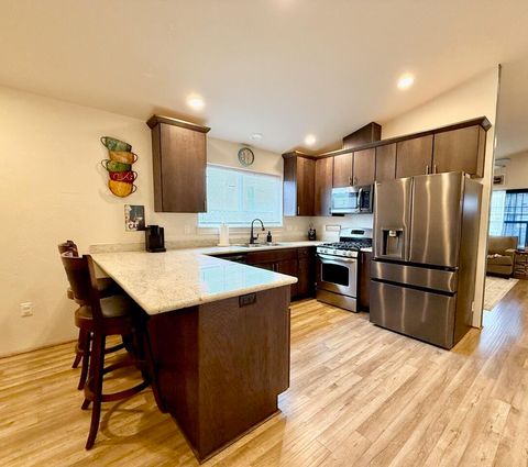 Tiny photo for 1627 S Columbus Avenue, Medford, OR 97501 (MLS # 220211887)