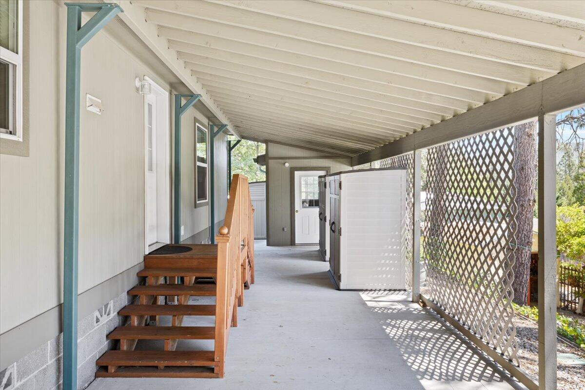 5648 Foothill Blvd 26