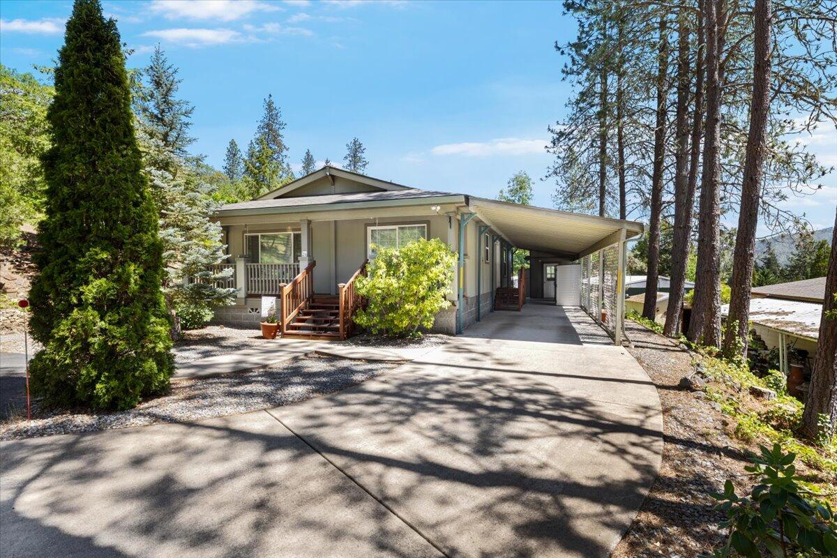 5648 Foothill Blvd 26
