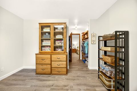 Tiny photo for 2542 Thomas Terrace, Grants Pass, OR 97527 (MLS # 220216948)