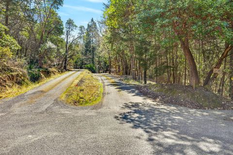 Tiny photo for 2542 Thomas Terrace, Grants Pass, OR 97527 (MLS # 220216948)