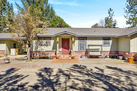 Tiny photo for 2542 Thomas Terrace, Grants Pass, OR 97527 (MLS # 220216948)