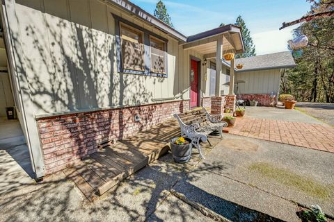 Tiny photo for 2542 Thomas Terrace, Grants Pass, OR 97527 (MLS # 220216948)