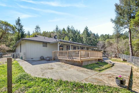 Tiny photo for 2542 Thomas Terrace, Grants Pass, OR 97527 (MLS # 220216948)