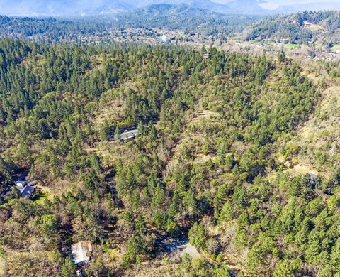 Tiny photo for 2542 Thomas Terrace, Grants Pass, OR 97527 (MLS # 220216948)