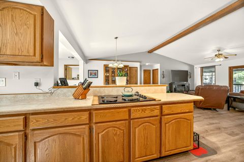 Tiny photo for 2542 Thomas Terrace, Grants Pass, OR 97527 (MLS # 220216948)