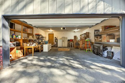 Tiny photo for 2542 Thomas Terrace, Grants Pass, OR 97527 (MLS # 220216948)