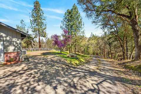 Tiny photo for 2542 Thomas Terrace, Grants Pass, OR 97527 (MLS # 220216948)