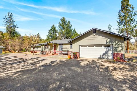 Tiny photo for 2542 Thomas Terrace, Grants Pass, OR 97527 (MLS # 220216948)