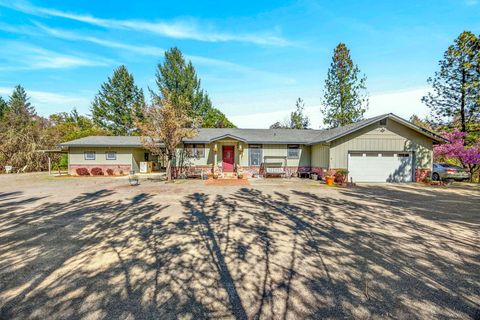 Photo of 2542 Thomas Terrace, Grants Pass, OR 97527 (MLS # 220216948)