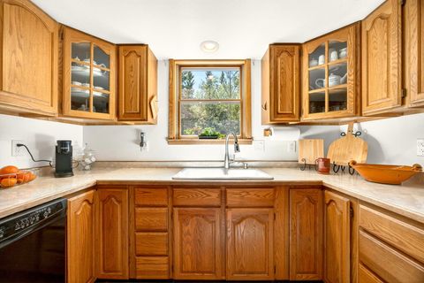 Tiny photo for 2542 Thomas Terrace, Grants Pass, OR 97527 (MLS # 220216948)