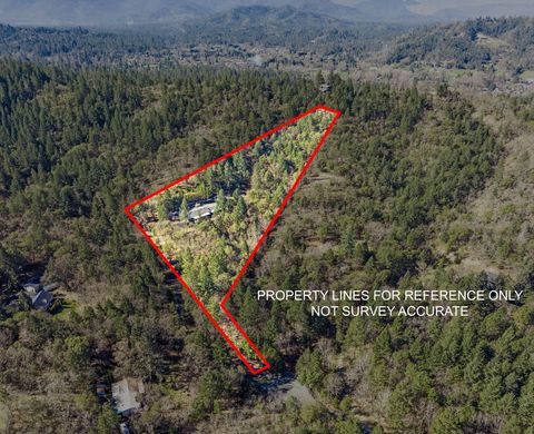 Tiny photo for 2542 Thomas Terrace, Grants Pass, OR 97527 (MLS # 220216948)