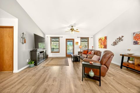 Tiny photo for 2542 Thomas Terrace, Grants Pass, OR 97527 (MLS # 220216948)