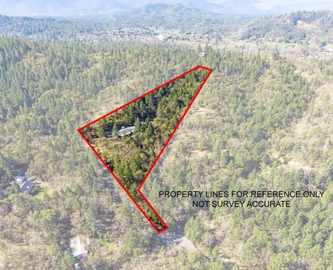 Tiny photo for 2542 Thomas Terrace, Grants Pass, OR 97527 (MLS # 220216948)