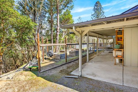 Tiny photo for 2542 Thomas Terrace, Grants Pass, OR 97527 (MLS # 220216948)