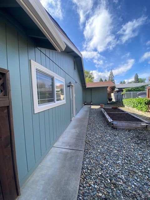 Tiny photo for 1755 Axtell Drive, Grants Pass, OR 97527 (MLS # 220219542)