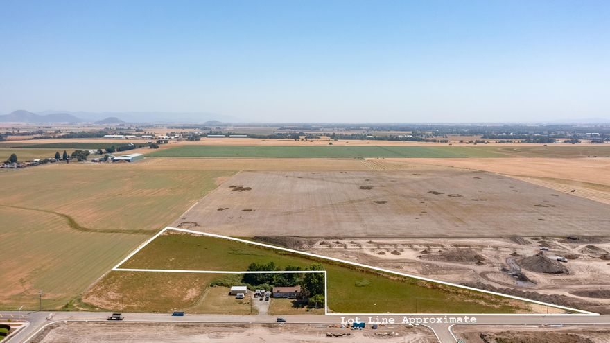 4.77± acre development site in Phase 2 of the Ellingson Farm Division, located on Albany's rapidly growing south side. Zoned RS5 with approved plans for 15 lots, water/sewer stubbed at the line, and roads on two sides. Nestled near new subdivisions and major routes like Hwy 34 and I-5, this property is almost shovel ready for a buildout or ideal for future investment. Sale is subject to the reconveyance once phase one final plat records. Application for wetland impacts is submitted and under review by DSL!