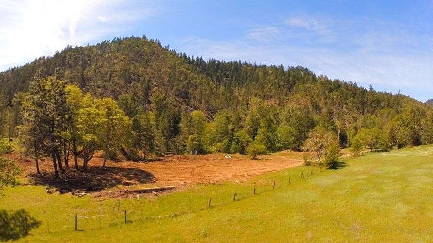 Beautiful, secluded 40 acres with homesite approval. Property is bordered by BLM. Power and telephone to homesite. Road cut all the way to future pad. Gorgeous views and a seasonal creek make this a great place to build your dream home.