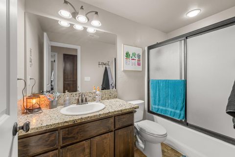 Tiny photo for 917 Stonewater Drive, Eagle Point, OR 97524 (MLS # 220215064)