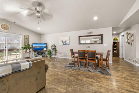 Tiny photo for 917 Stonewater Drive, Eagle Point, OR 97524 (MLS # 220215064)