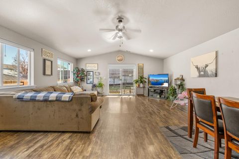 Tiny photo for 917 Stonewater Drive, Eagle Point, OR 97524 (MLS # 220215064)