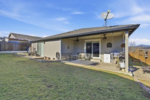Tiny photo for 917 Stonewater Drive, Eagle Point, OR 97524 (MLS # 220215064)