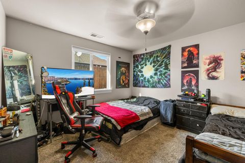 Tiny photo for 917 Stonewater Drive, Eagle Point, OR 97524 (MLS # 220215064)