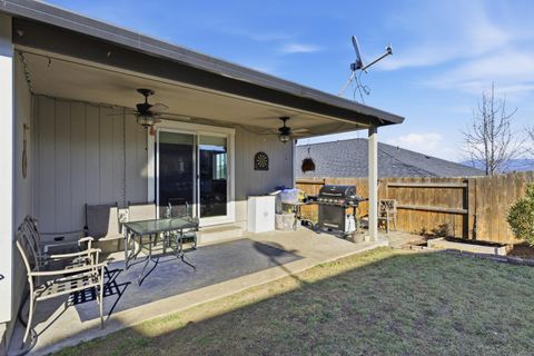 Tiny photo for 917 Stonewater Drive, Eagle Point, OR 97524 (MLS # 220215064)