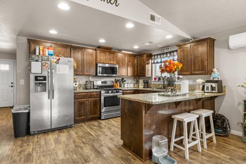 Tiny photo for 917 Stonewater Drive, Eagle Point, OR 97524 (MLS # 220215064)