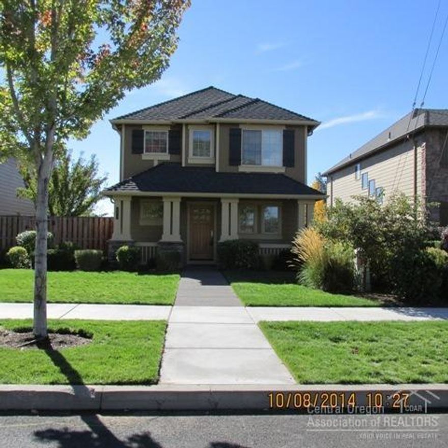 Exceptional 2 story,3 bedroom,2.50 bath home. Fresh paint and new hickory wood floors in kitchen and dining area.Hickory cabinets,dbl stainless sink in kitchen & nice pantry.Gas fireplace in living room. Upstairs has a nice family room, along with 3 bdrms.Located close to community pool. Close to school, shopping & Pine Nursery park which has a disc golf course, dog park & trails,athletic fields & courts.Home Warranty allowance for Owner Occupant Purchasers only,as outlined in guidelines attached.