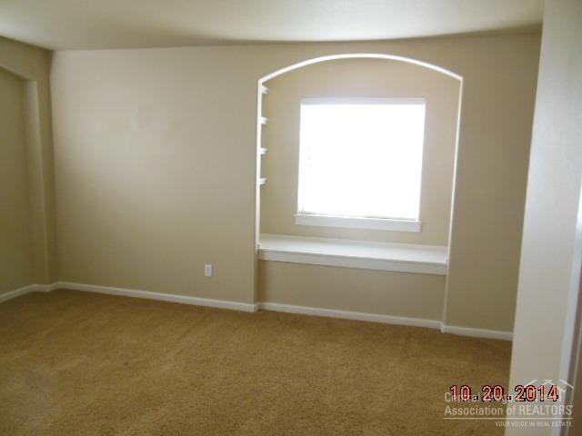 Lava Ridges - Residential