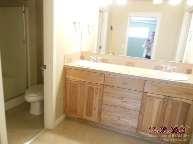 Lava Ridges - Residential