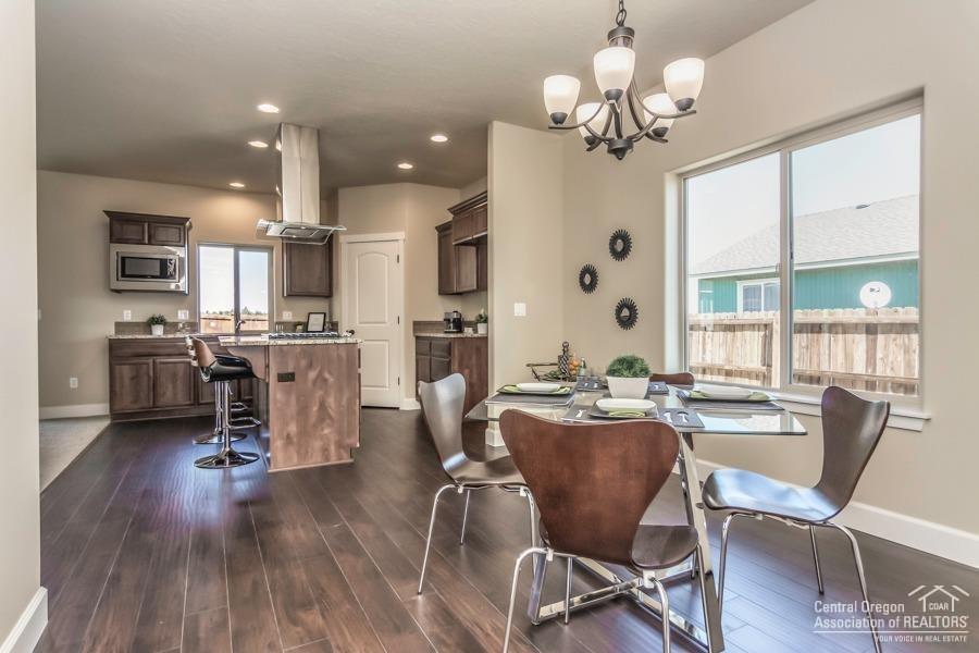 Rooster Rock - Residential