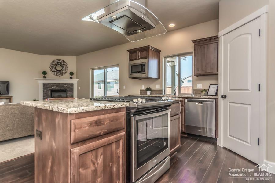 Rooster Rock - Residential