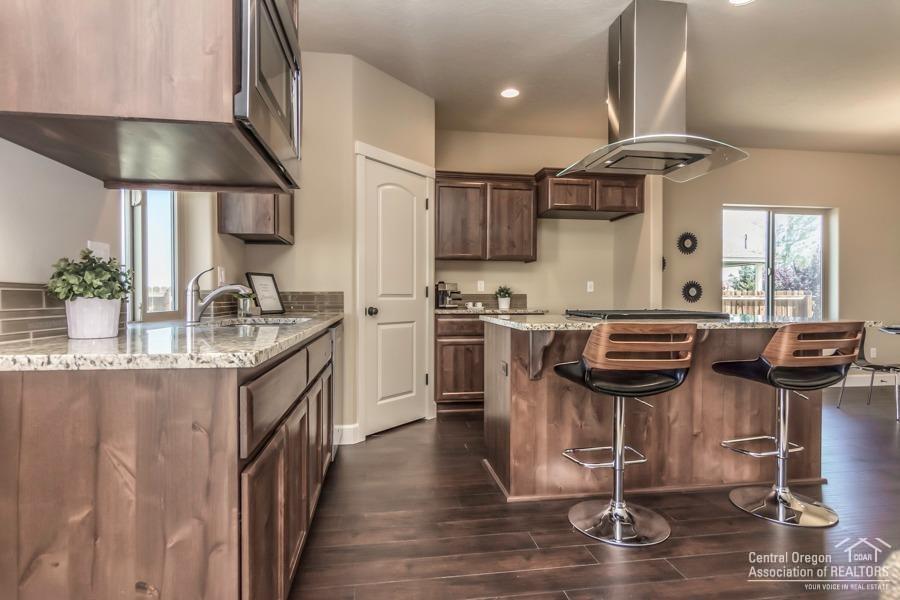 Rooster Rock - Residential