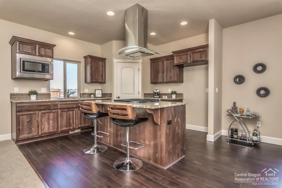 Rooster Rock - Residential