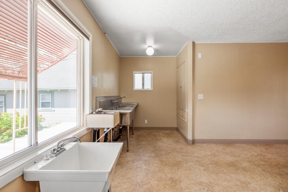 Klamath Falls -Hot Springs Addition - Commercial Sale