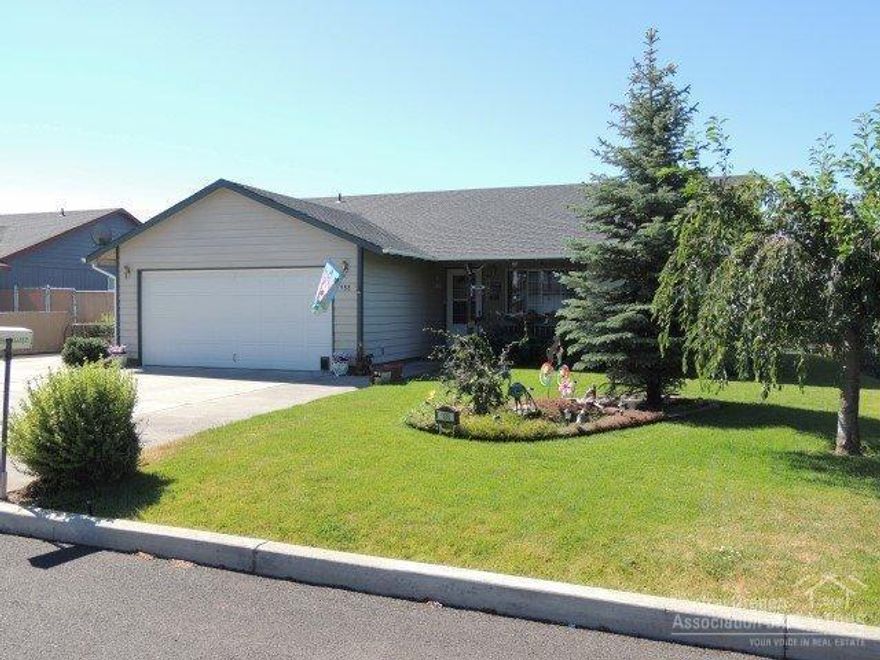 Wonderfully kept home! 3bed/2bath 1218SF. Beautifully landscaped front & back yard with sprinkler system. Open floor plan, with solar tube in living room to add brightness in home. All kitchen appliances included. Master bedroom opposite from guest bedrooms. Covered cement patio in back yard, raised beds with strawberries & raspberries. RV area plus a storage shed