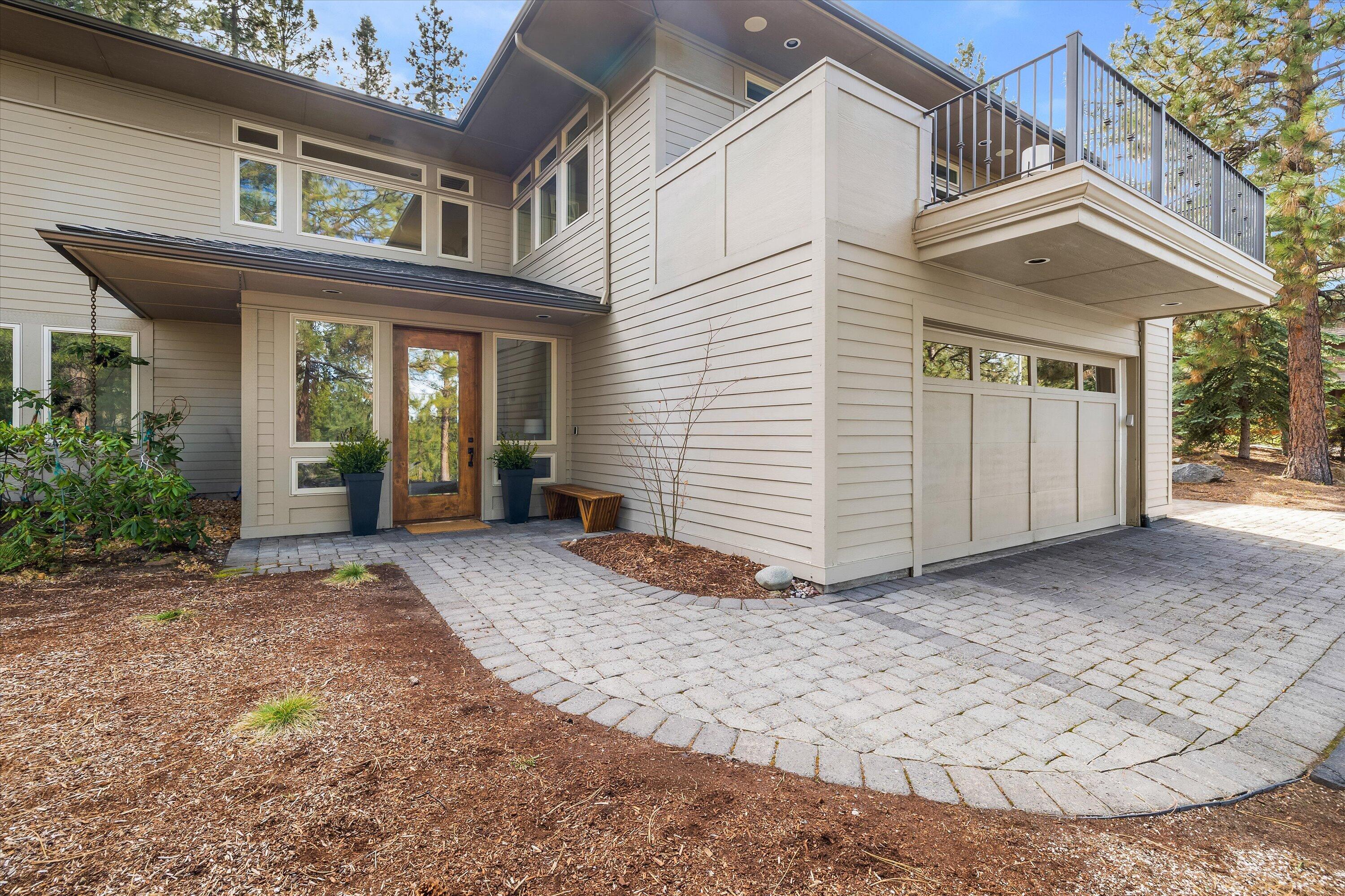 2589 NW Champion Circle