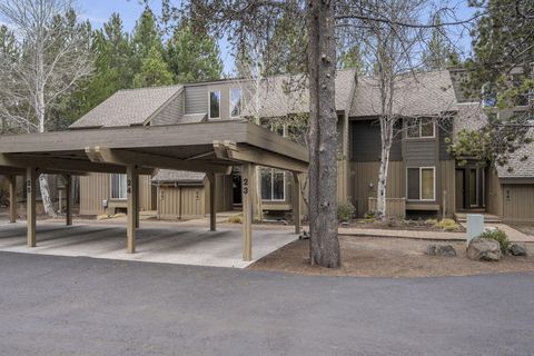 Photo of 17755 Lake Aspen Court #25, Sunriver, OR 97707 (MLS # 220219423)