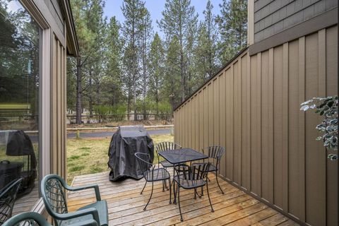 Tiny photo for 17755 Lake Aspen Court #25, Sunriver, OR 97707 (MLS # 220219423)