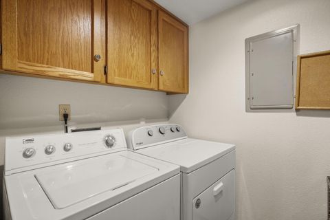 Tiny photo for 17755 Lake Aspen Court #25, Sunriver, OR 97707 (MLS # 220219423)