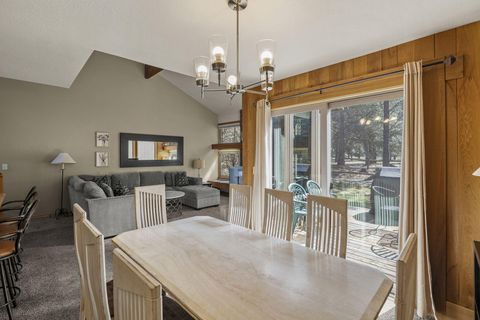 Tiny photo for 17755 Lake Aspen Court #25, Sunriver, OR 97707 (MLS # 220219423)